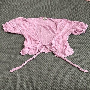 American Eagle Light Purple cropped front tie shirt.